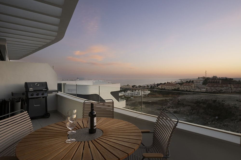 Sunset Top Floor Apartment Higueron