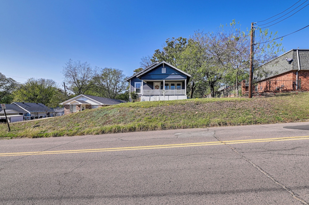 Near Campus & Casino: Family-friendly Durant Home! view 4