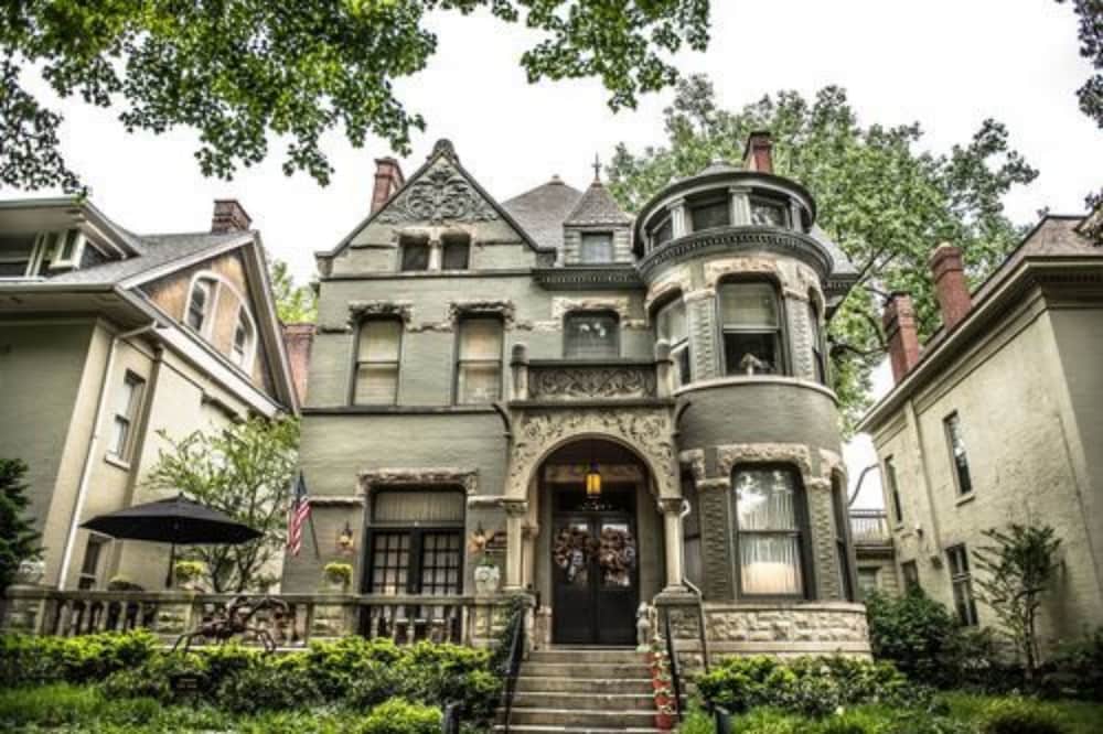 Hotel Inn at St James Court - Image 1