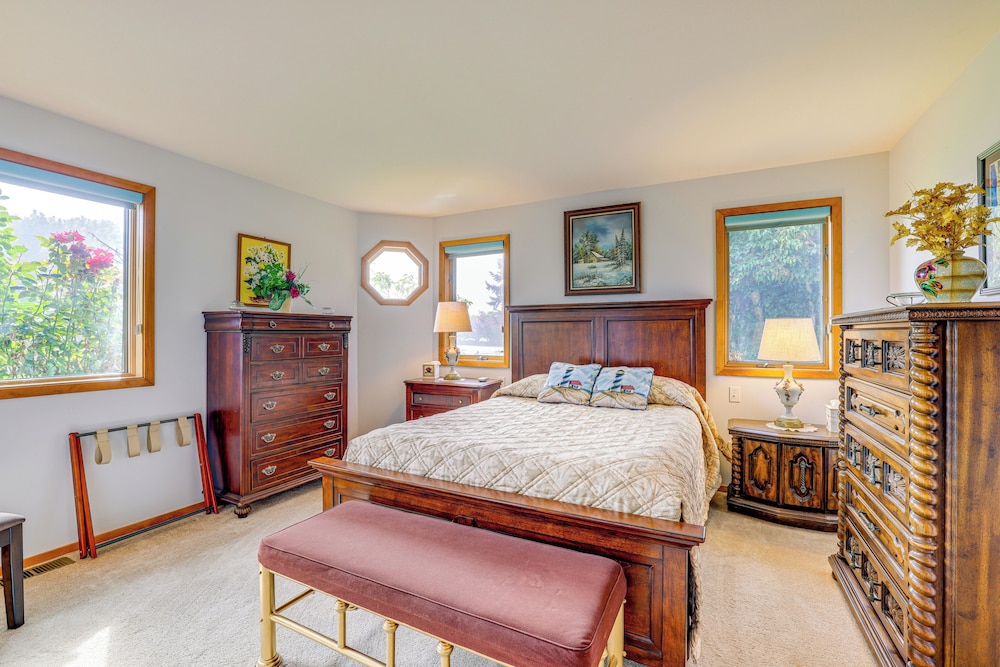 Unique Home w/ Beautiful Mtn Views! view 2
