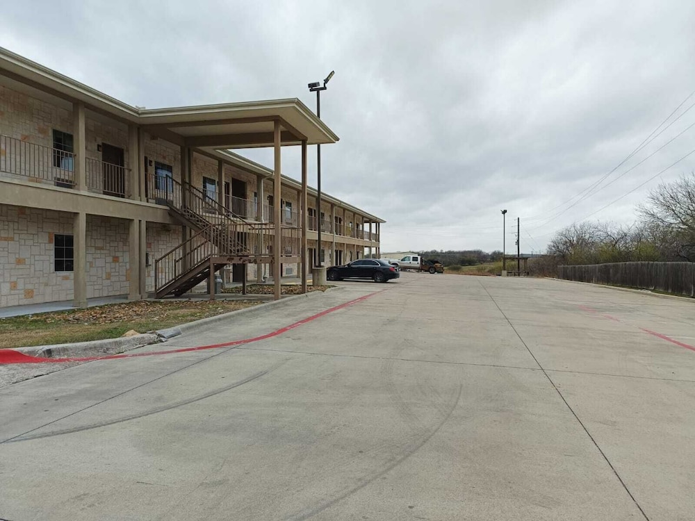 Westwood Inn Extended Stay by OYO Gonzales TX