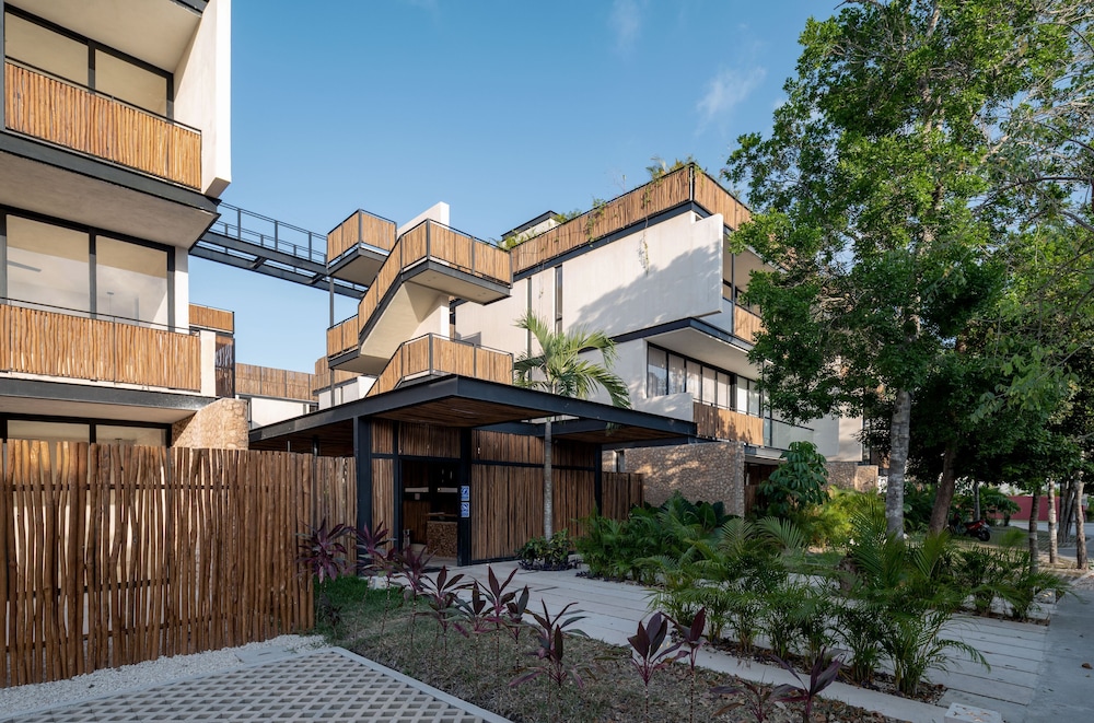 Two Bedroom Luxury Apartment by TuLuna view 2