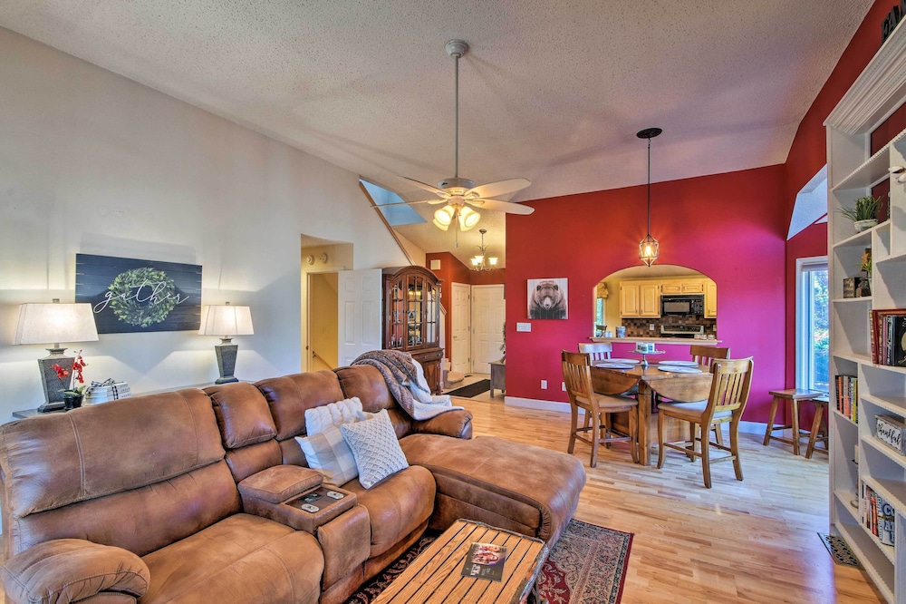 Hayesville Bungalow w/ Porch & Forest Views! view 4