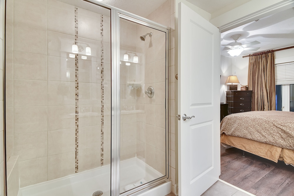 Grand Panama Beach Resort by Book That Condo