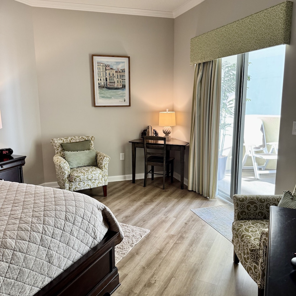 Oceanview Condo With Amenities, 703 Royale Palms 2 Bedroom Condo