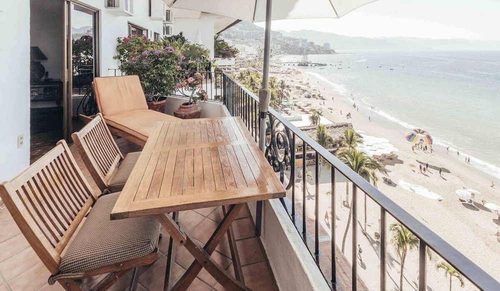 Ocean View 2Br Condo-balcony-beach-pool - 908