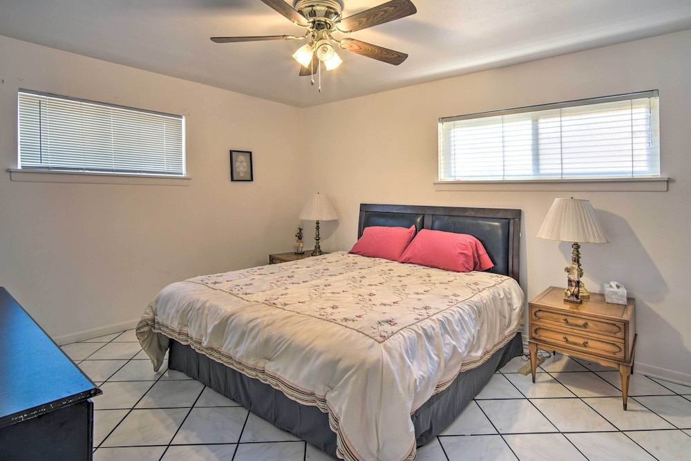 El Paso Home < 1 Mi to Lone Star Golf Club! view 4