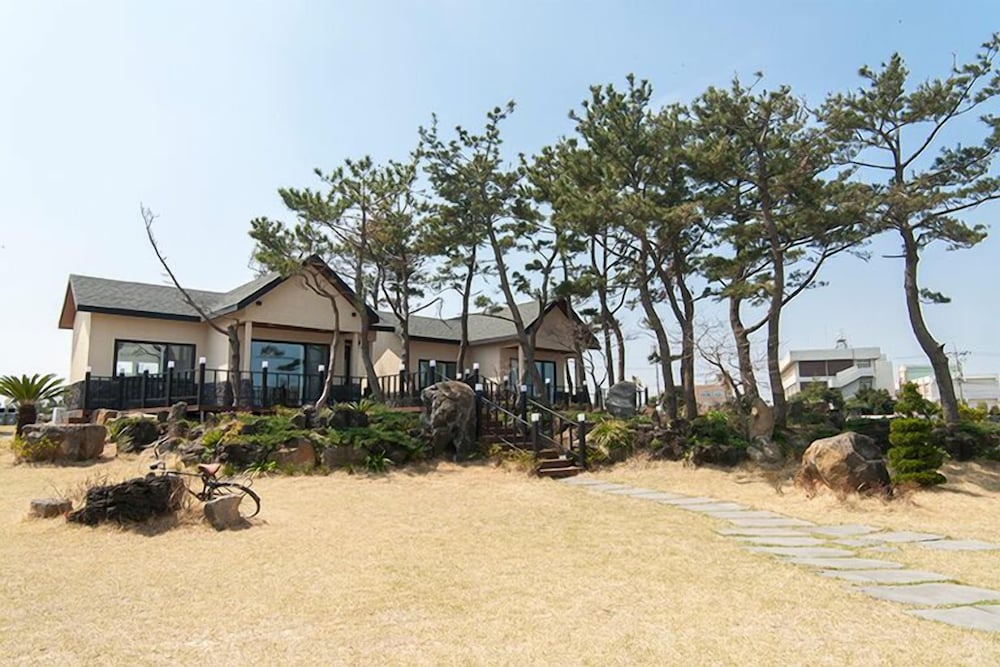 On The Stone Guesthouse 1 - Hostel 4
