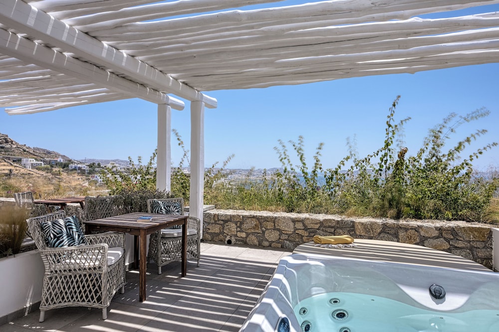 Aloft Suites Mykonos Island