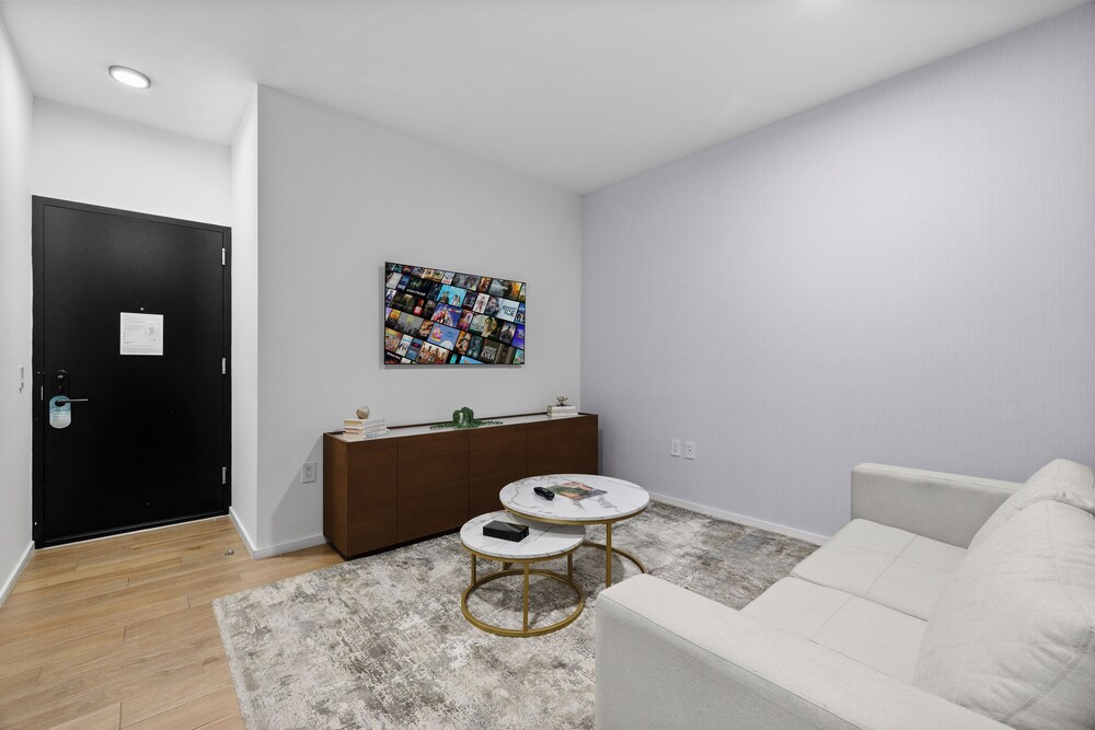 Luxury Studio with City & Bay Views