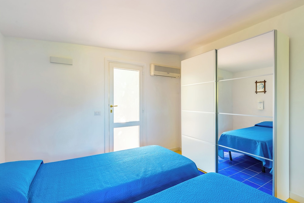 Capri Turquoise by Napoliapartments