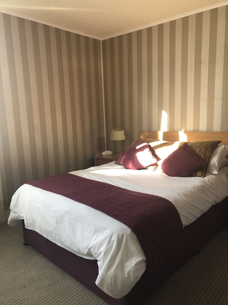 The Dog and Partridge Country Inn