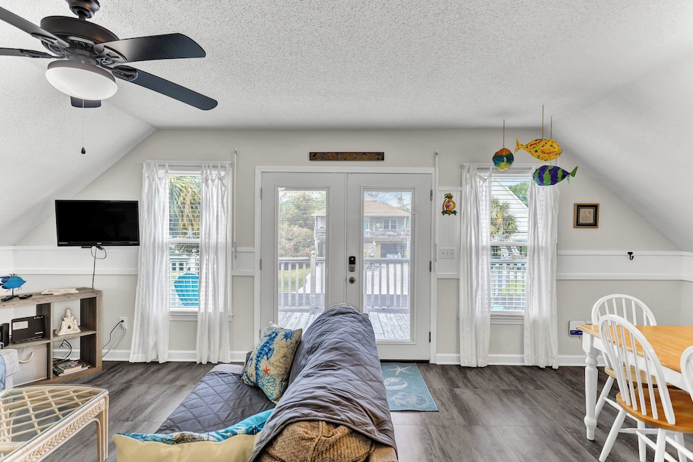 Just Beachy Spartanburg by Carolina Retreats