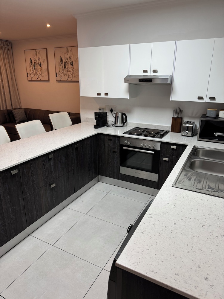 2BR-2BA - Rivonia Residence 1