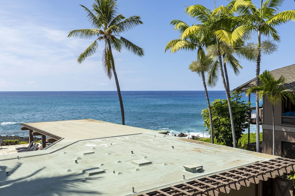 Konaloa Unimpeded Views of the Ocean