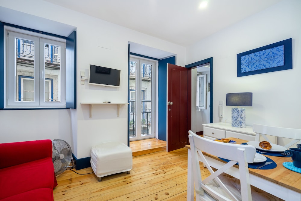 Central Minimalist 1-Bed Great To Explore Lisbon