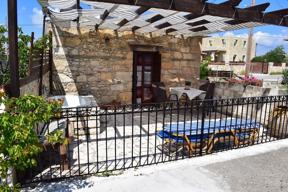 Eirini's Stone House