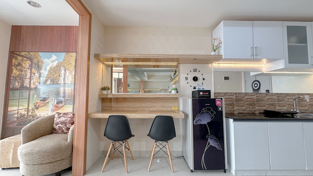 Comfortable Living And Best Location 1Br At Grand Sungkono Lagoon Apartment