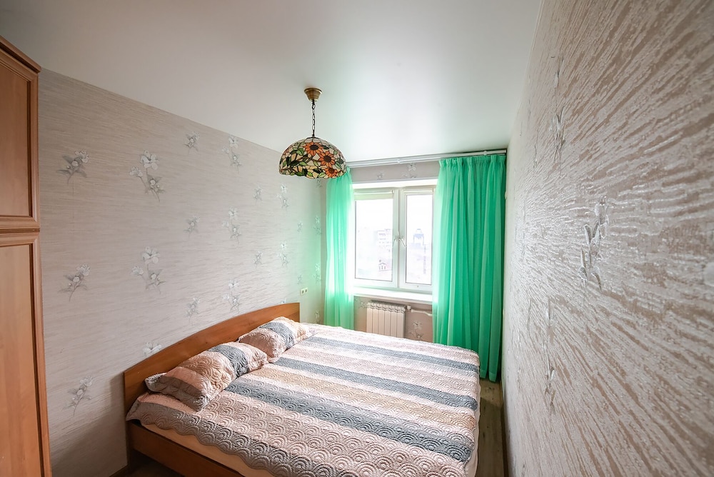 Apartment on Leonova 21A