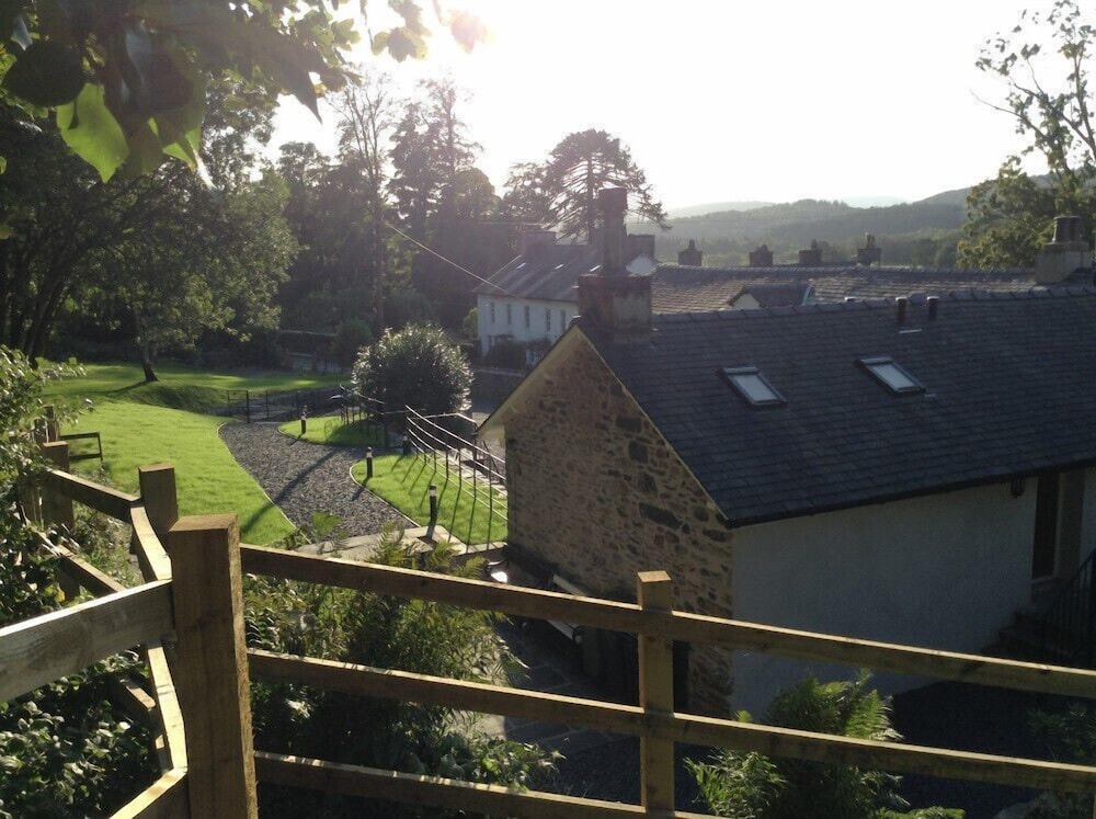 Abbots Reading Mews 2