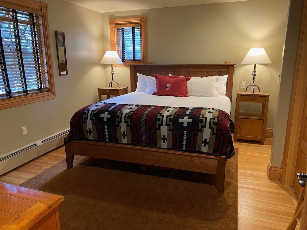 The Historic Redstone Inn