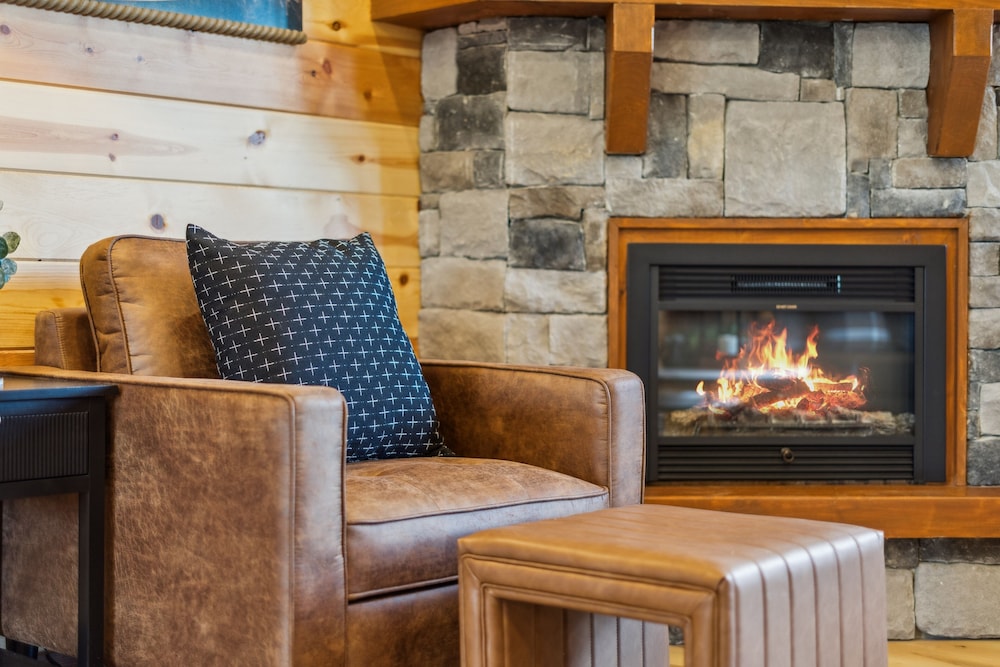 Splash Mountain Lodge 8 Bedroom Cabin