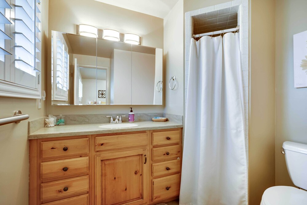 Updated Ranch Apartment w/ Deck - 9 Mi to Downtown - Property Image 1