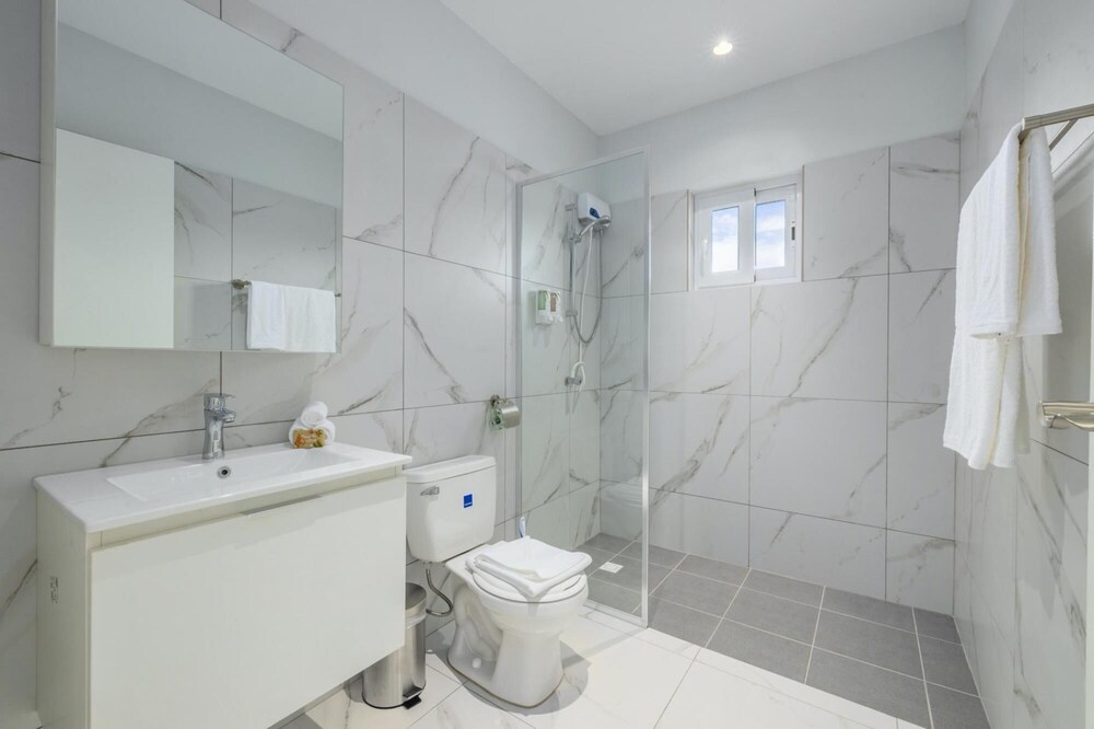 Brand New 3BR 2BA w Private Pool Near Palm Beach