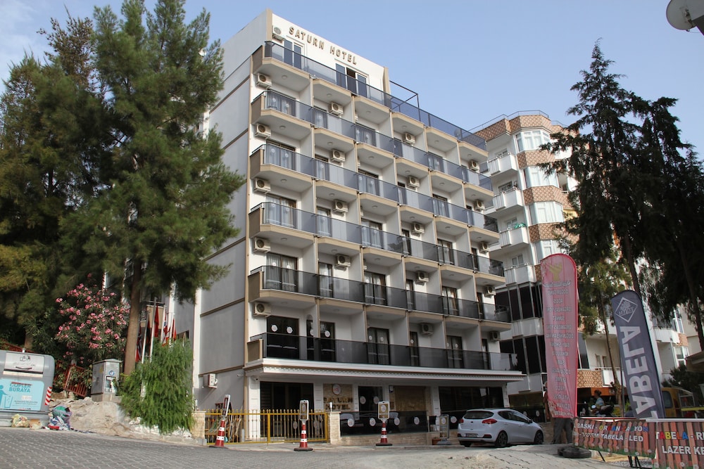 Saturn Hotel