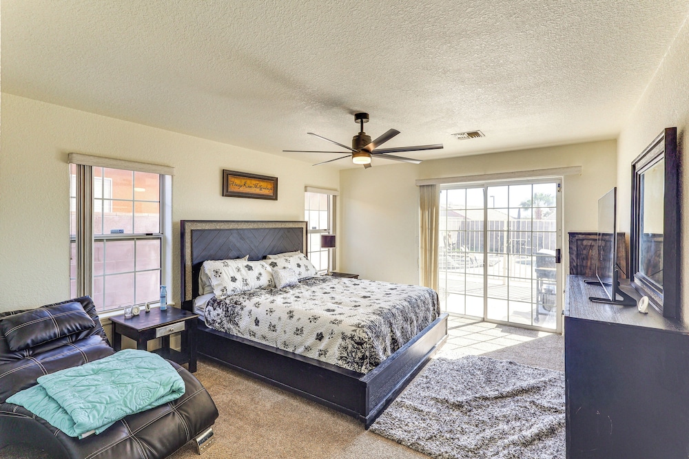 Pool, Games & Patio Bar! Epic Bullhead City Oasis