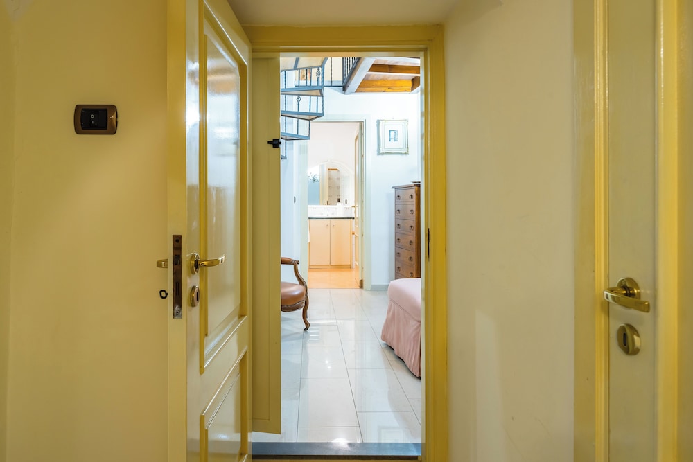 Homely City Apartment by Wonderful Italy