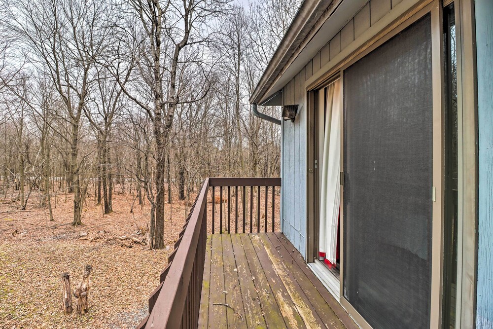 Cozy Poconos Escape: Pool Access & Pet-friendly! view 2
