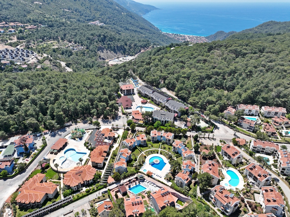Fethiye Nokta Katranci Suit view 4