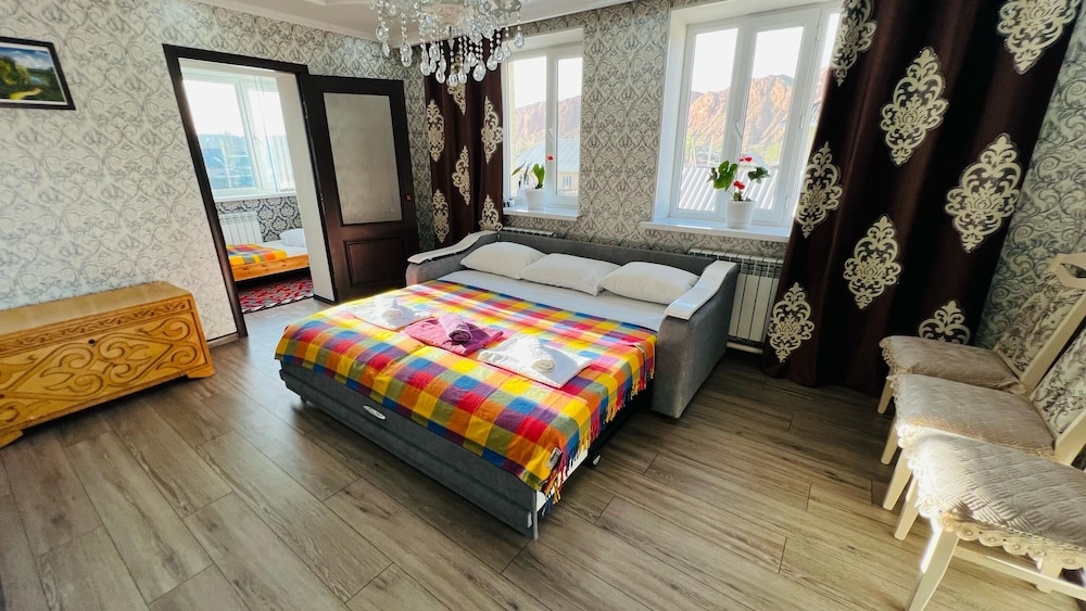 DADOW Guesthouse