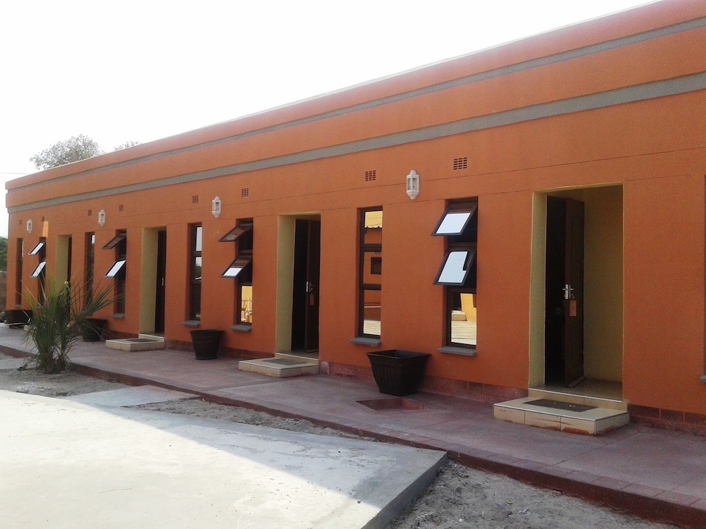 Gumare Executive Lodge