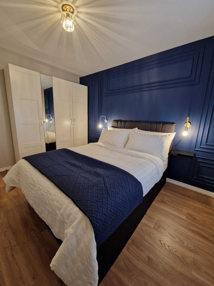 Impeccable 2-bed Apartment in Newcastle Upon Tyne view 5