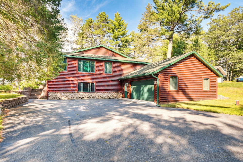 Lake Tomahawk Summer Oasis w/ Deck!