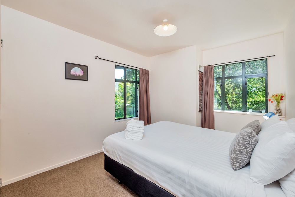 Ponsonby Holiday Home Near The City