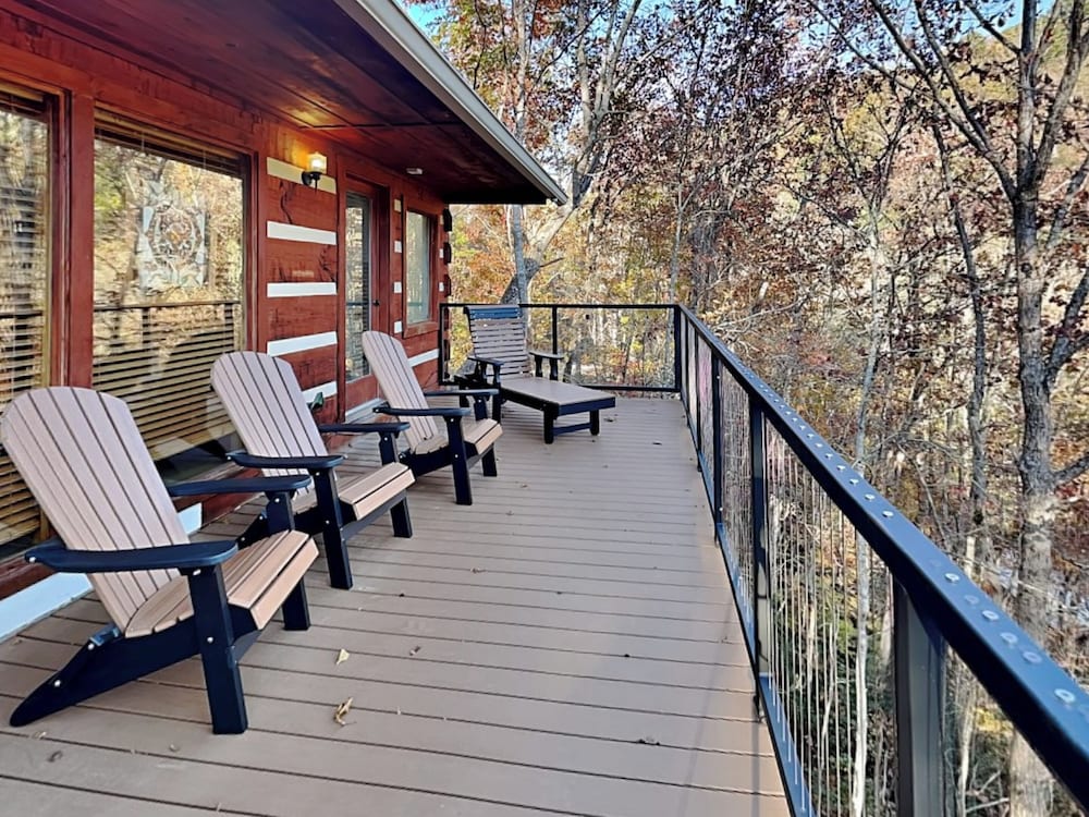 Alexander's Lookout by Jackson Mountain Rentals