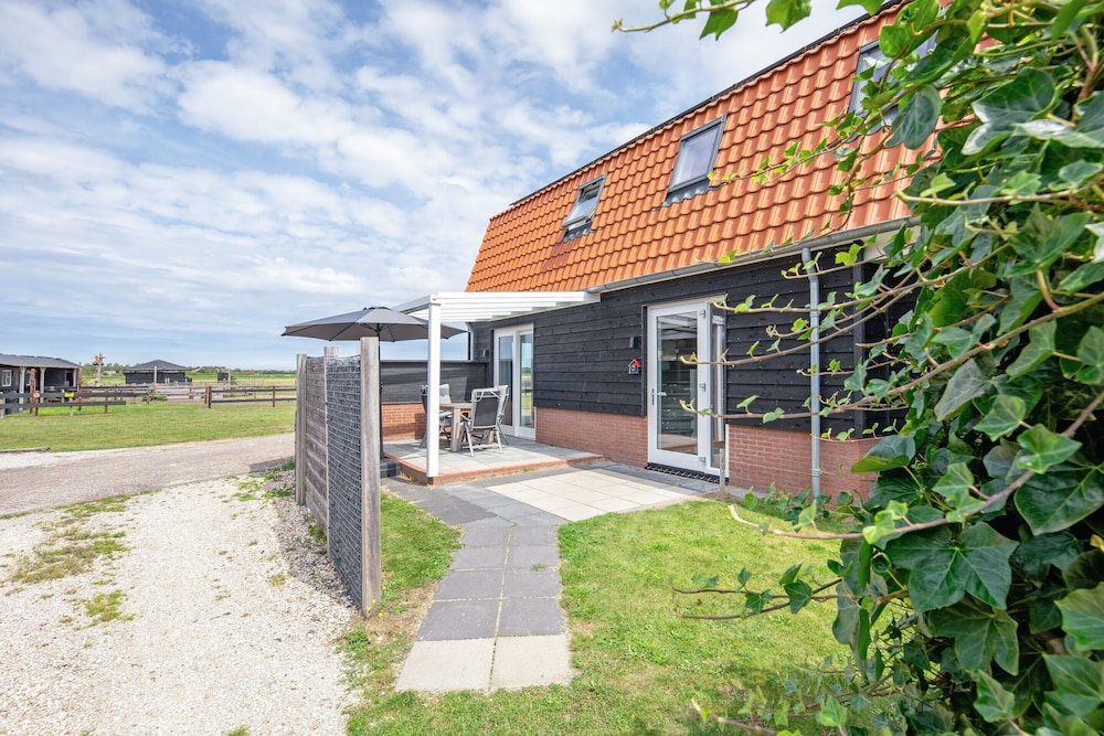 2 Cosy Homes With Wellness Garden