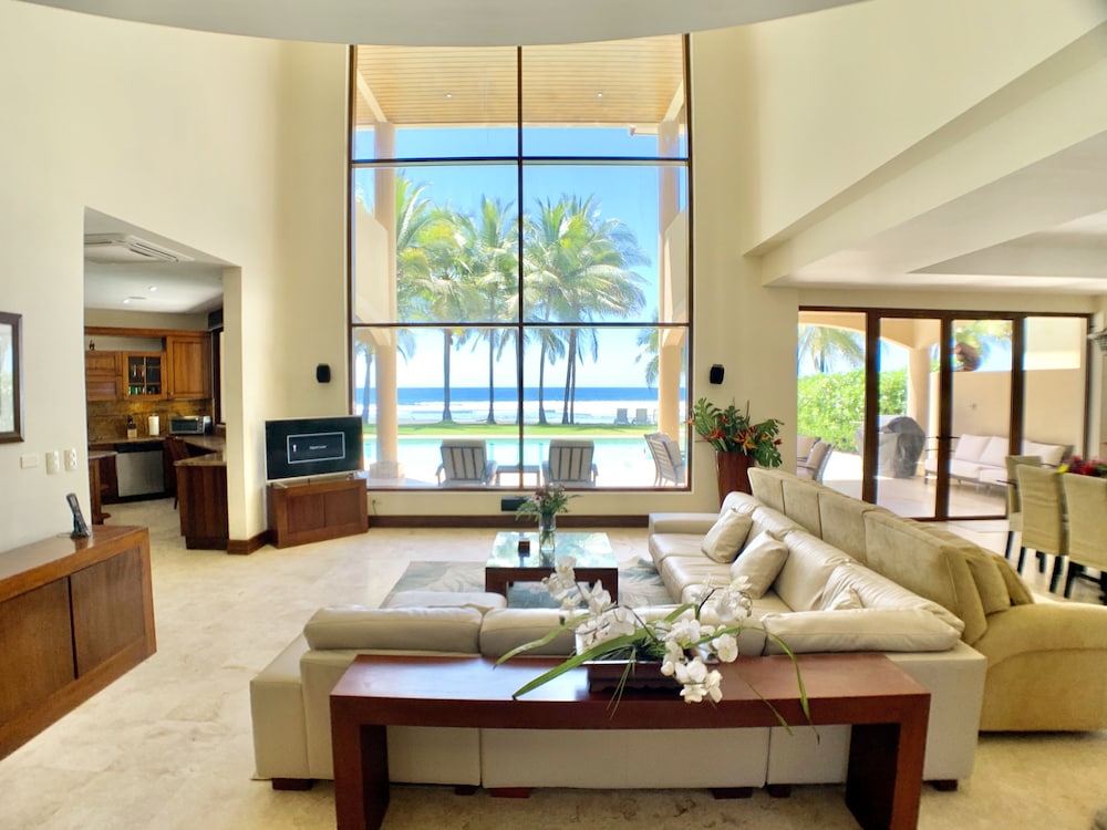 Luxury Villa on The Beach - Hermosa Palms 10A