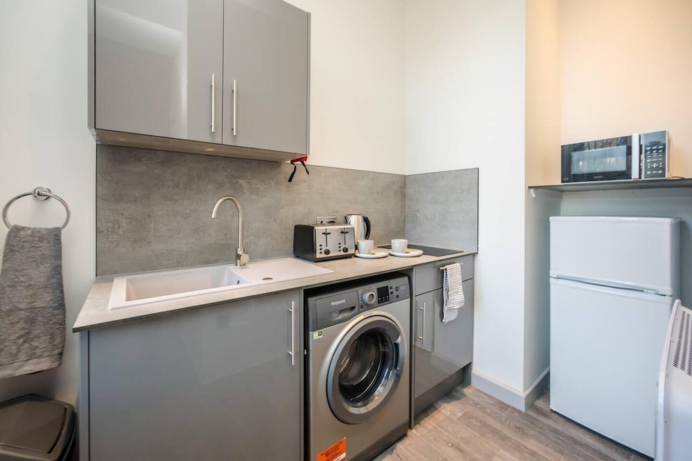 Exquisite Serviced Studio With Private Parking view 5