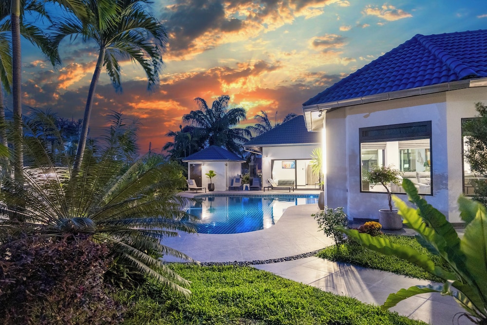 Villa Waree minutes to City and Beach