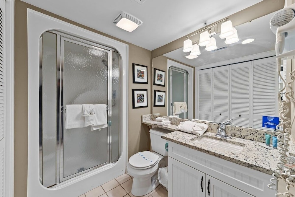 Windsor Court 11c 2 Bedroom Condo