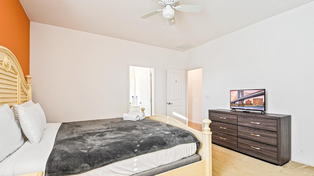 Bella Vida 12br Luxury Villa Pool spa Disney view 3