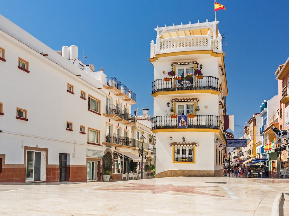 Playamar, Torremolinos, Beautiful Apartment by the Sea