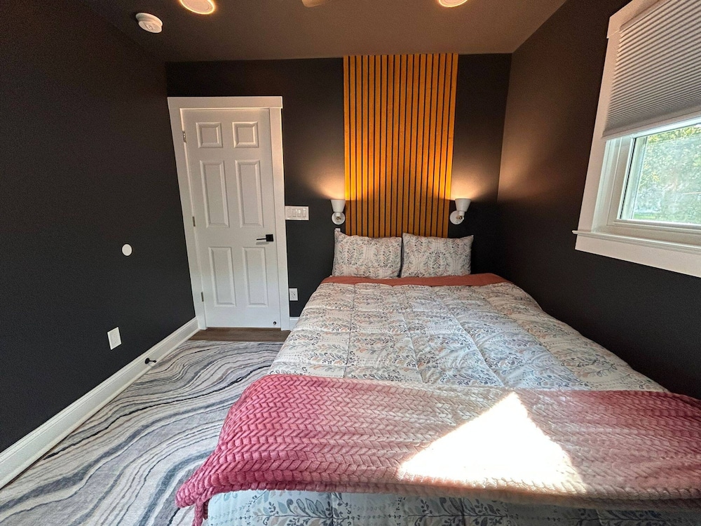 A122 Malone Home