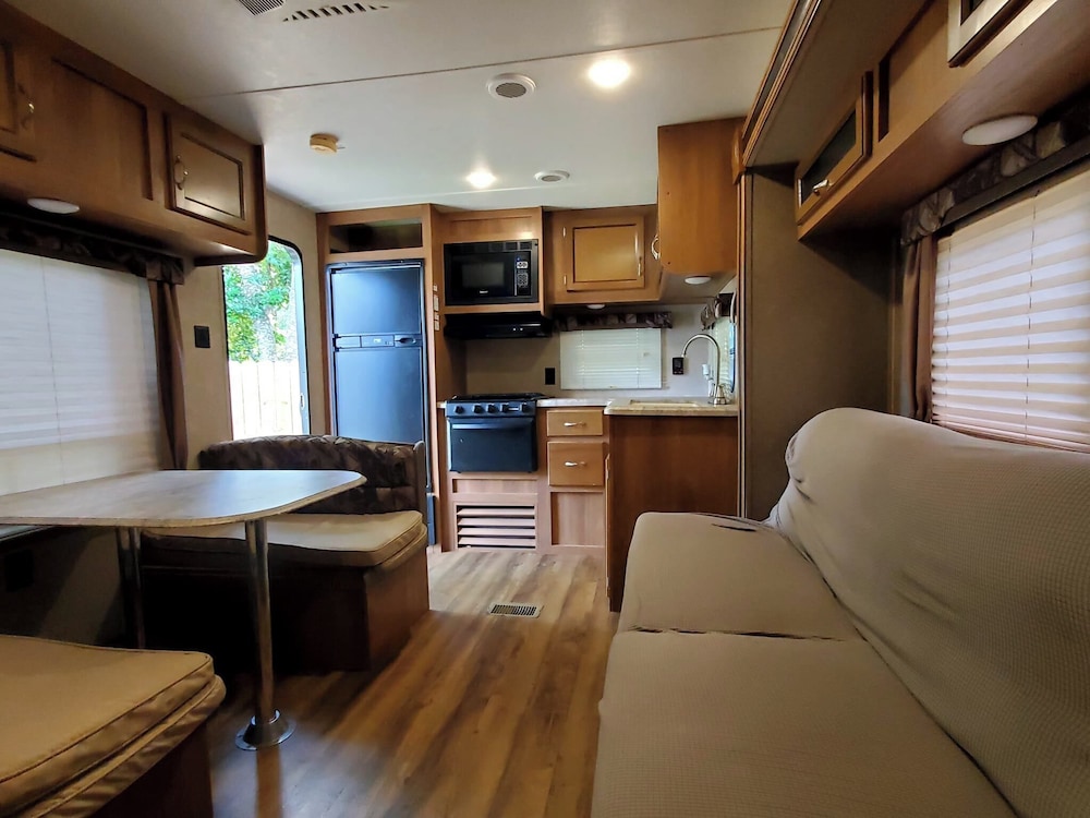 Serene Pinehurst Camper - Sleeps 2 - Pet Friendly