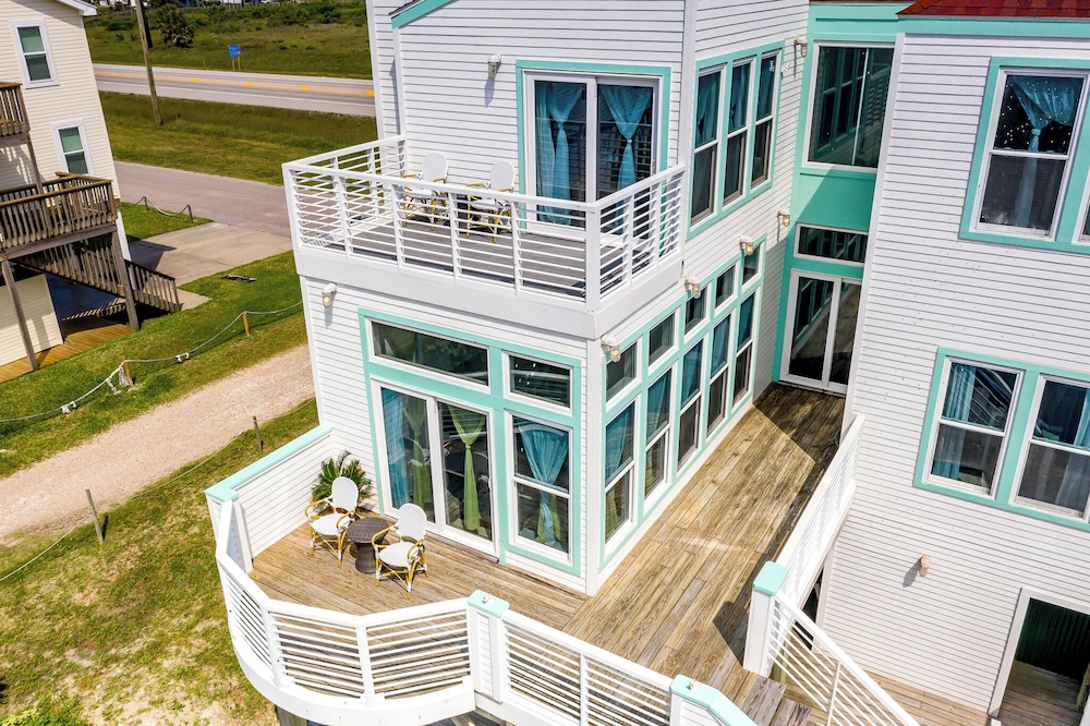 Beachfront Melody by Ryson Vacation Rentals