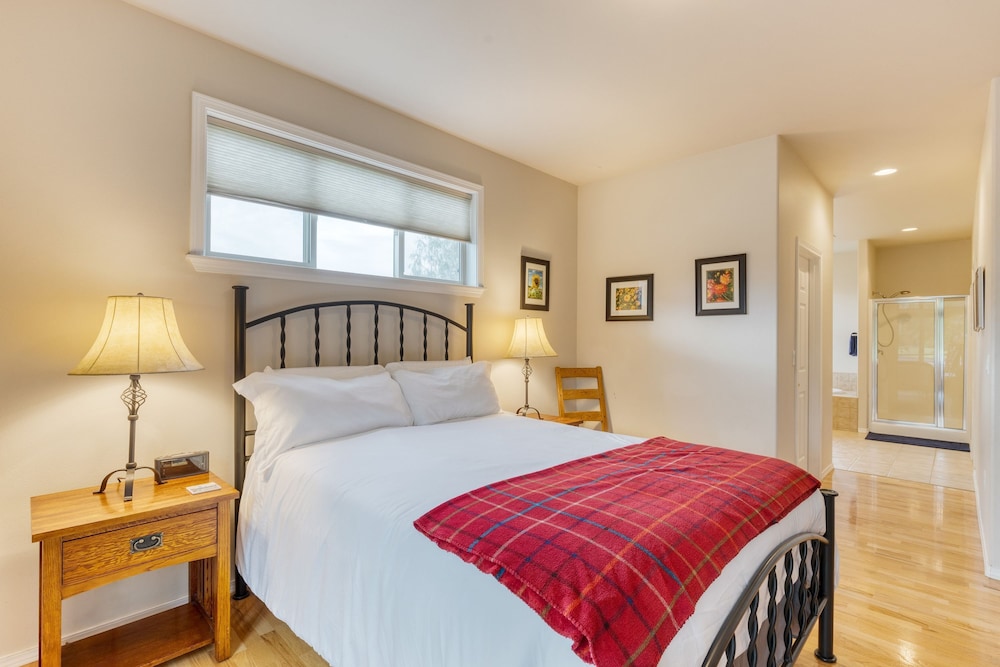 Forest Ridge Loop by Avantstay Hot Tub Private Community Amenities
